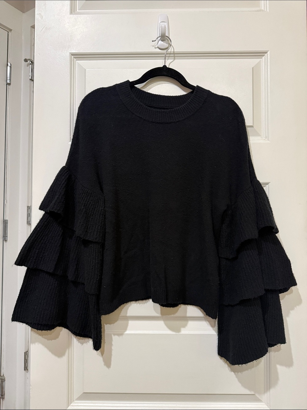 Who What Wear Black Ruffled Tiered Sleeve Sweater